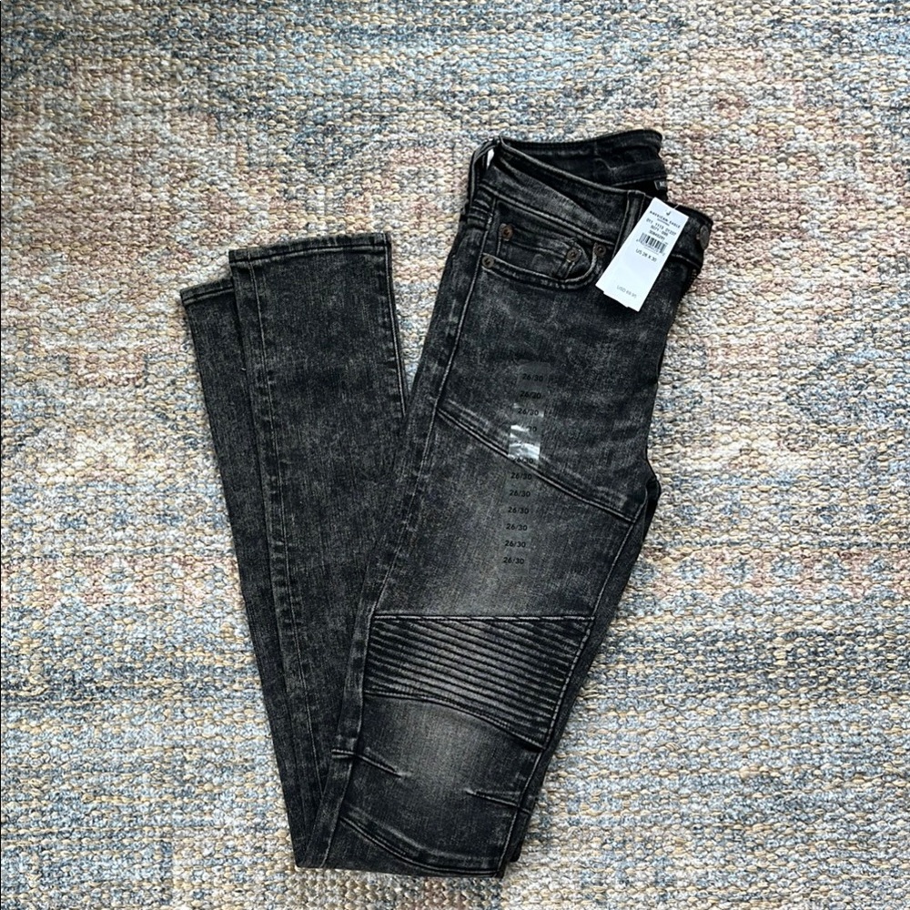 NWT AE Men’s Black Distressed Stacked Skinny Jeans 26/30